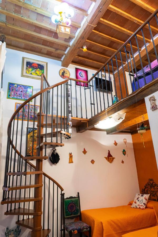 Le Streghe Rooms E Art,Centralissimo Con Garage Su Richiesta 利沃诺 外观 照片