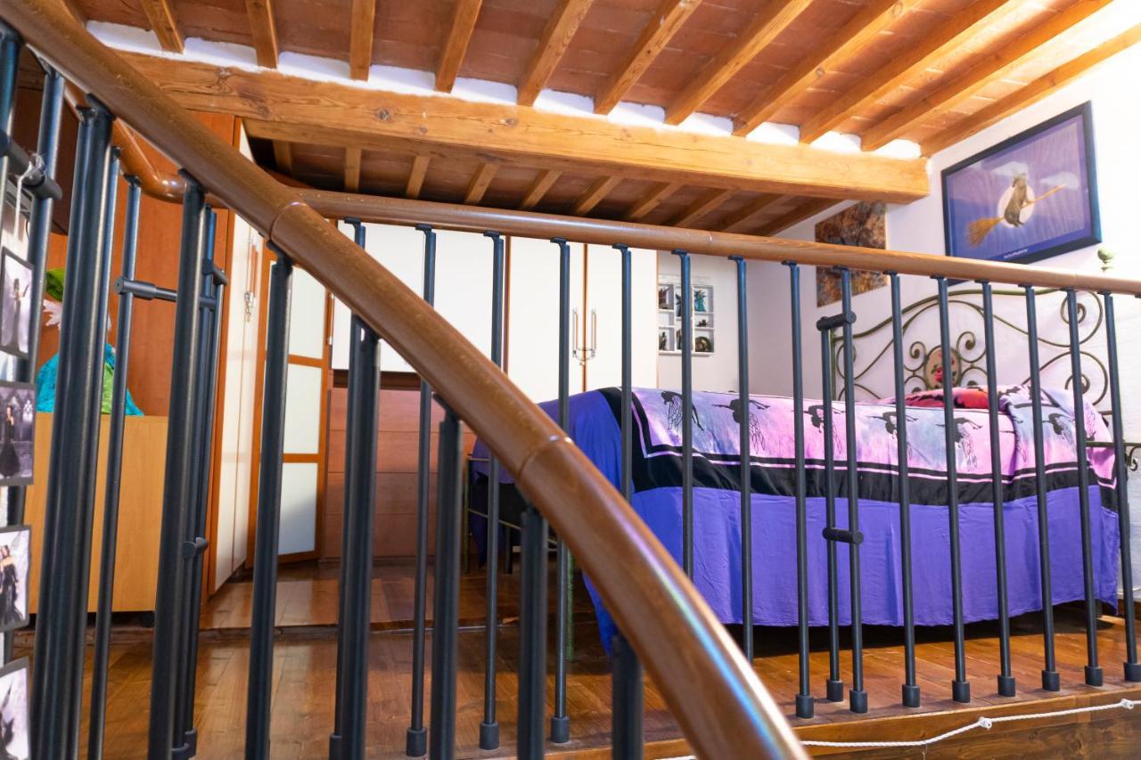 Le Streghe Rooms E Art,Centralissimo Con Garage Su Richiesta 利沃诺 外观 照片