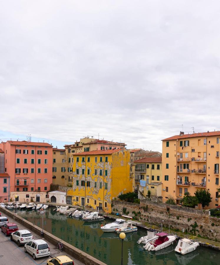 Le Streghe Rooms E Art,Centralissimo Con Garage Su Richiesta 利沃诺 外观 照片